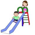 すべり台で遊ぶ子供達