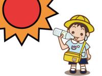 水分補給する園児